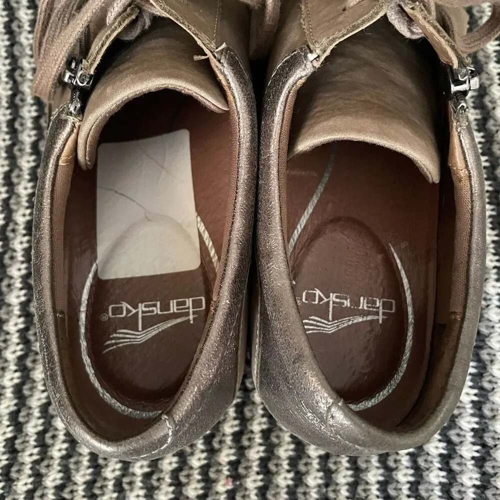 Dansko Loretta Oxford women’s shoe size 8.5-9 (39)